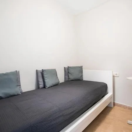 Apartment 42man1018 Centrally Located Flat In Sant Antoni Barcelona